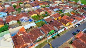 2017-01-31-Conjunto-habitacional-no-Village-da-Serra-em-Macae-RJ-thumbfoto.jpg