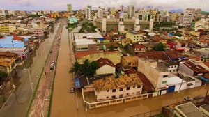 2018-03-09-Alagamento-na-cidade-de-Macae-RJ-depois-de-forte-chuva-thumbvideo.jpg