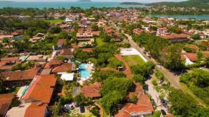 2019-01-04-Sob-a-praia-de-Geriba-com-vista-para-a-praia-de-Manguinhos-em-Buzios-RJ-thumbfoto.jpg